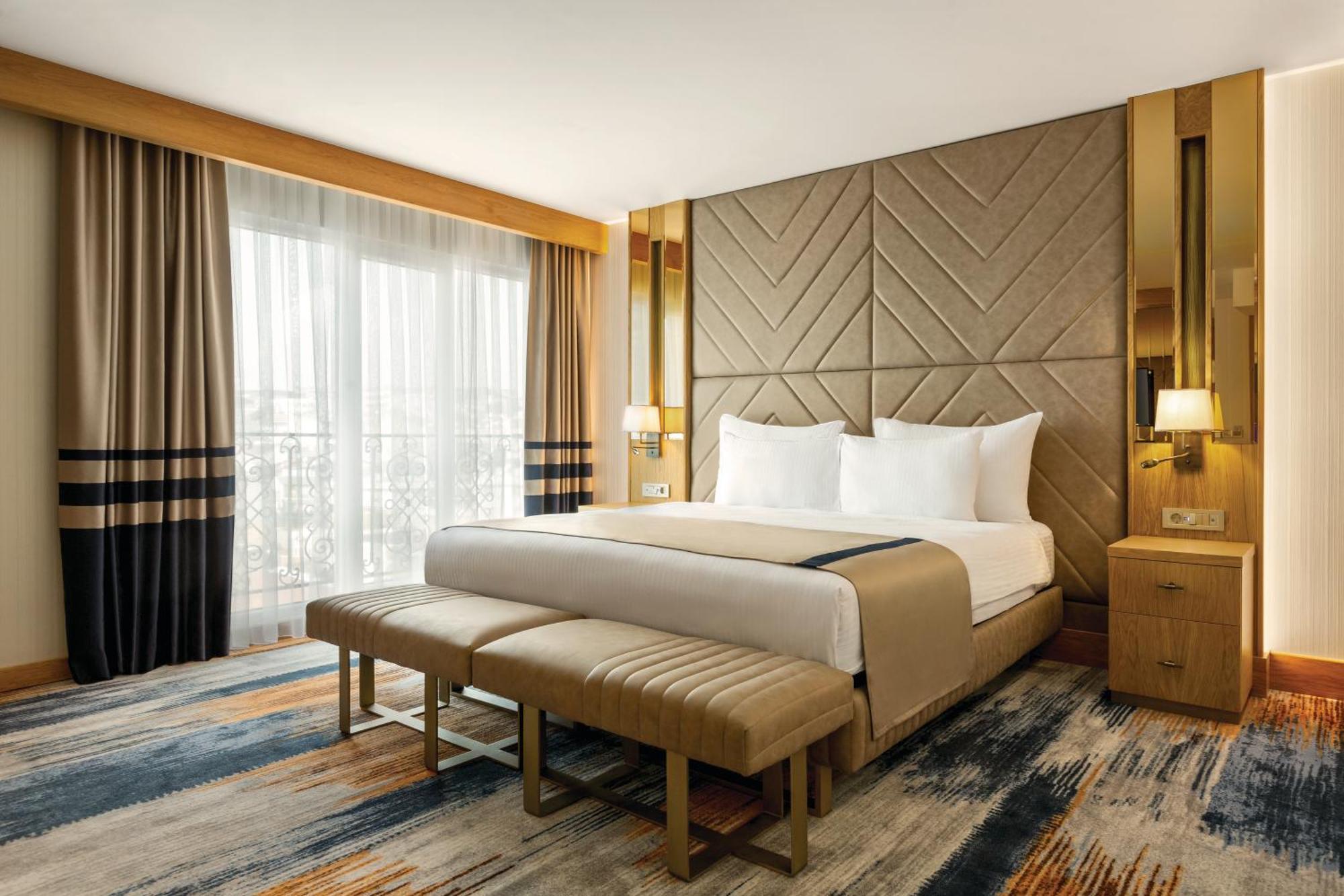 Days Inn By Wyndham Istanbul Bomonti Bagian luar foto