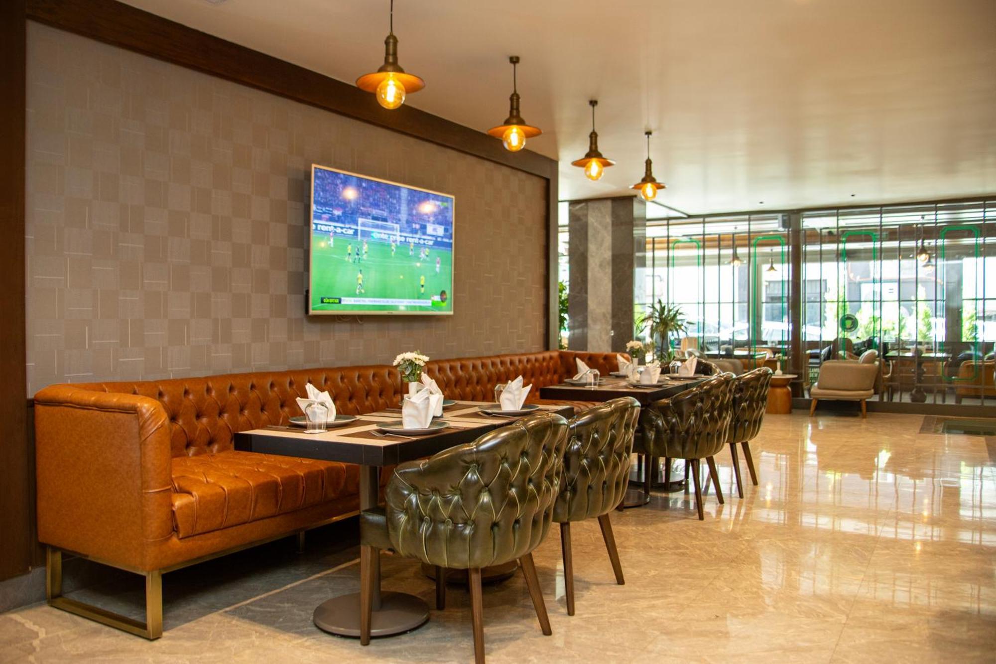 Days Inn By Wyndham Istanbul Bomonti Bagian luar foto